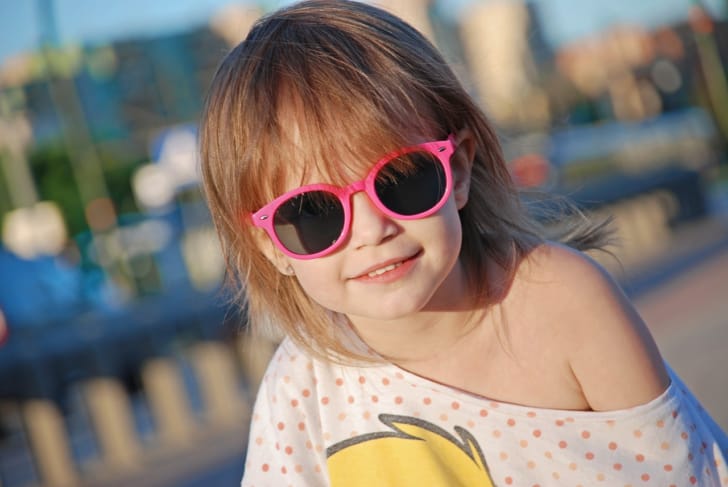 おすすめの子供用サングラス13選 UVカット機能付きのキッズサングラスも紹介