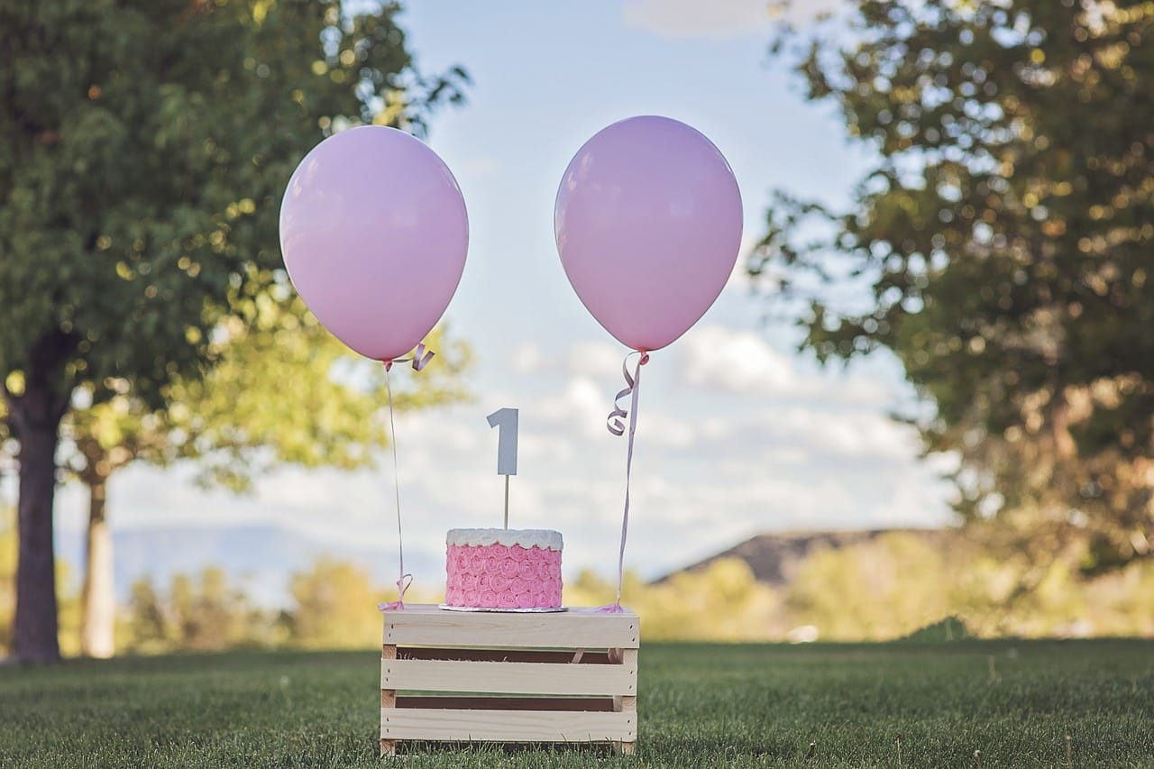 誕生日や結婚式におすすめの風船11選 ヘリウムガス充填済みの風船やハートのアレンジ風船など紹介