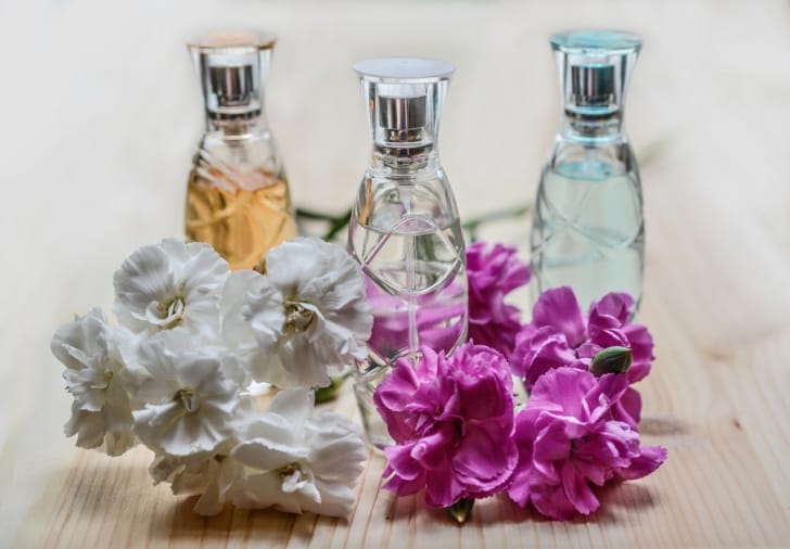 香水の持ち運びに便利なアトマイザー10選 詰め替えの仕方やおすすめのかわいいアトマイザーを紹介