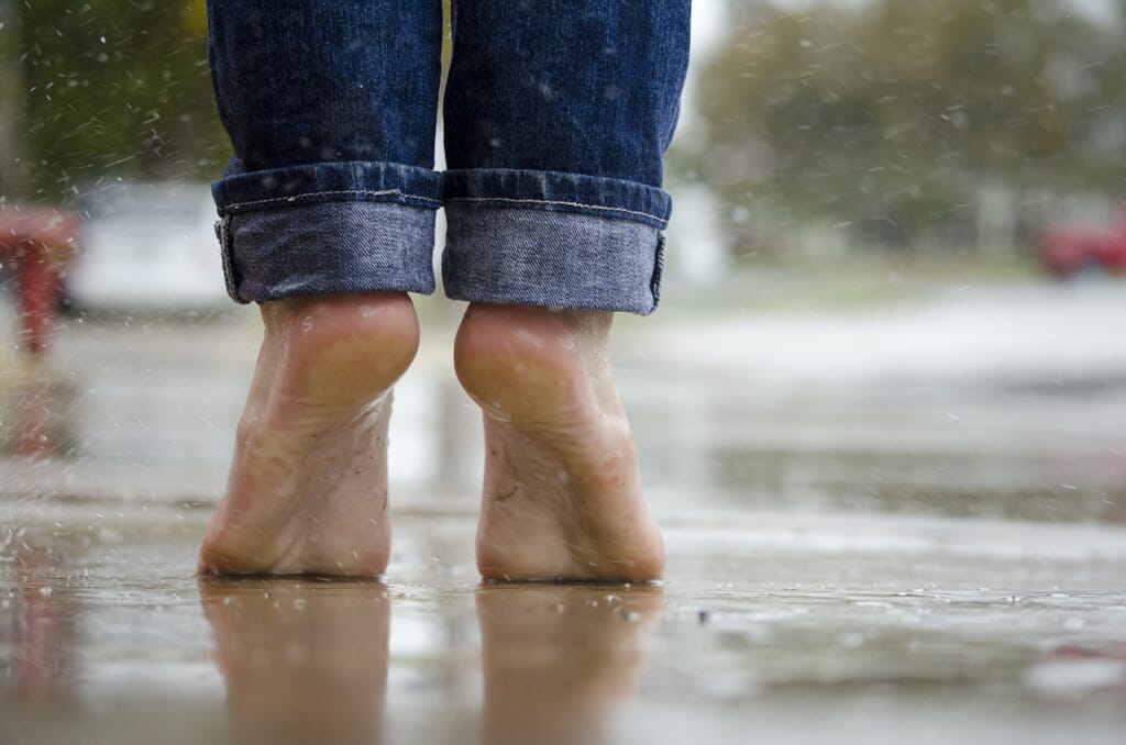 barefoot, feet, rain