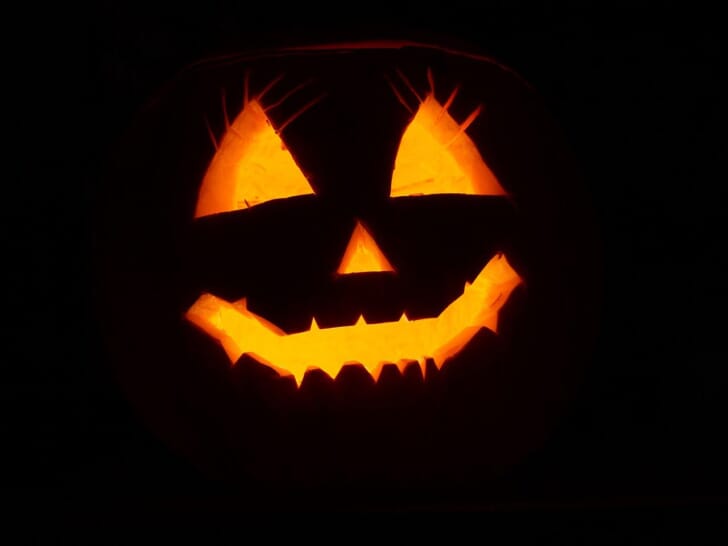 ハロウィンのお面を手作りしよう 親子でも簡単に作れる子供用お面の作り方