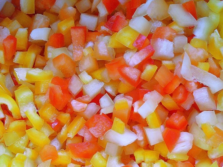 みじん切りの野菜の画像