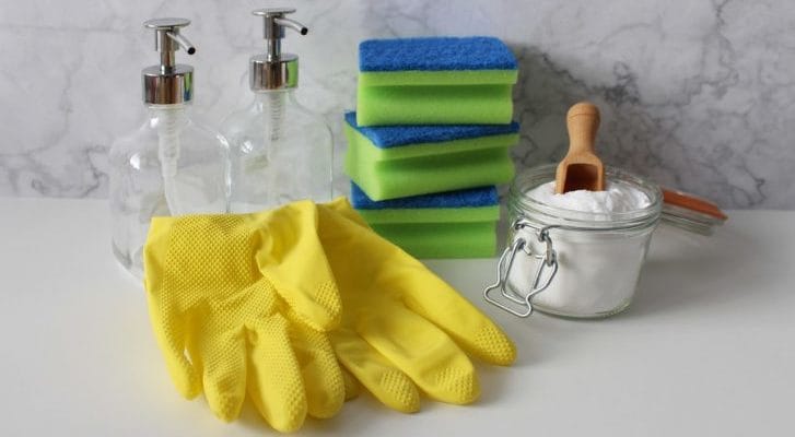 風呂掃除におすすめのおしゃれなスポンジ ブラシ12選 水垢似おすすめのスポンジやカビ対策の収納方法も紹介