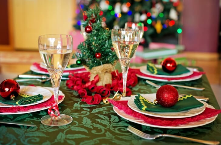 クリスマスにおすすめのテーブルクロス9選 おしゃれなクロスで食卓を演出
