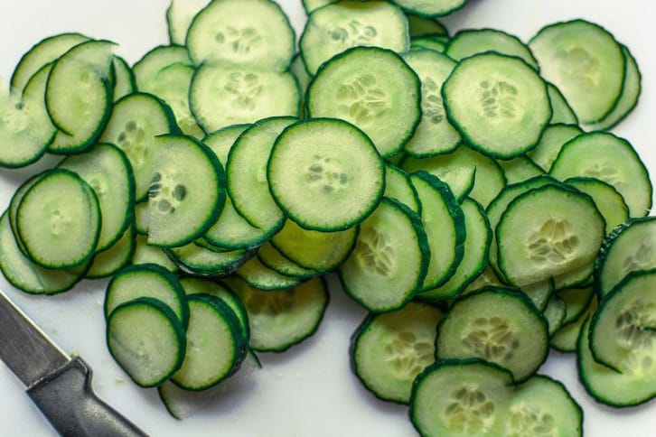 スライスされた野菜の画像