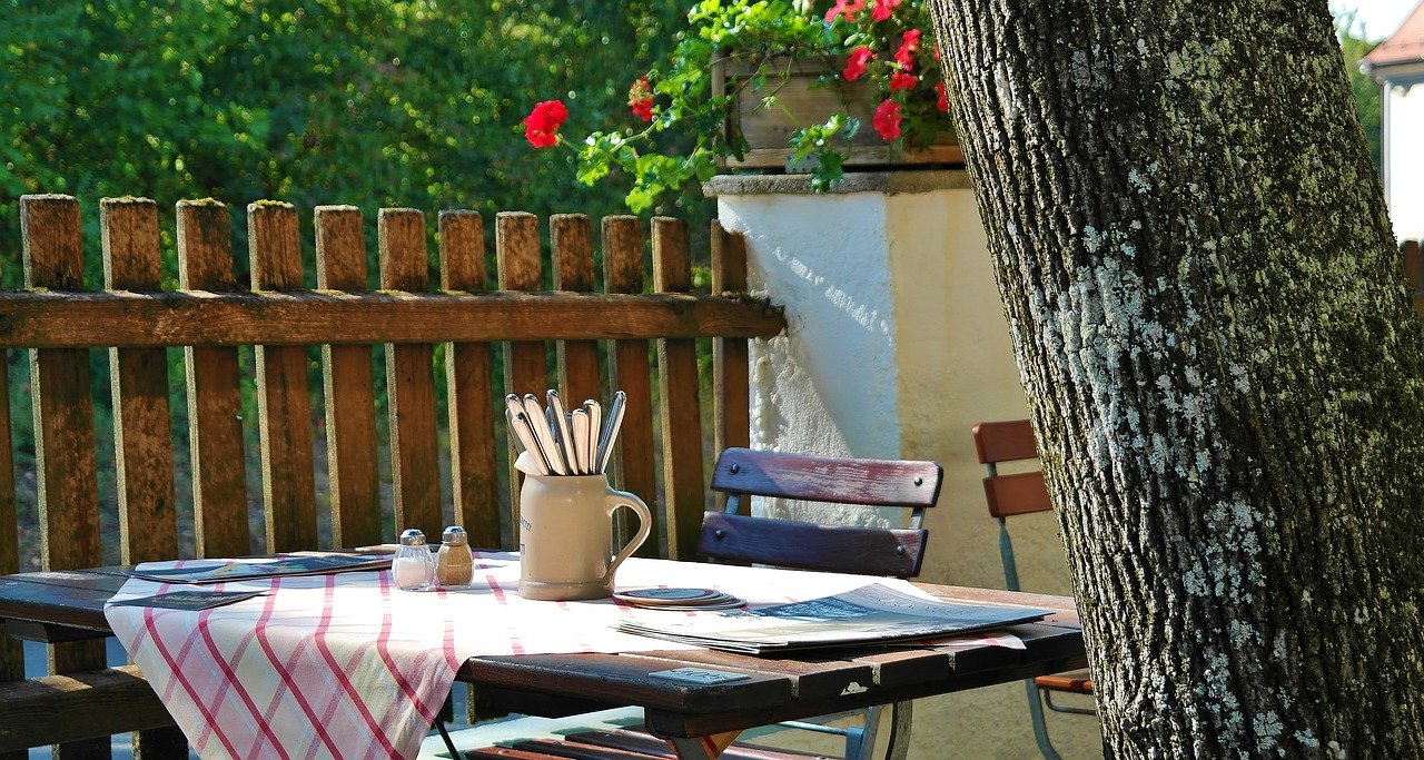 ガーデンテーブルおすすめ12選 庭に置く屋外用のおしゃれなガーデン 