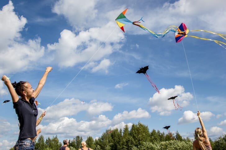おすすめの凧10選 正月に揚げたい連凧、和凧や簡単な凧の作り方、糸の 