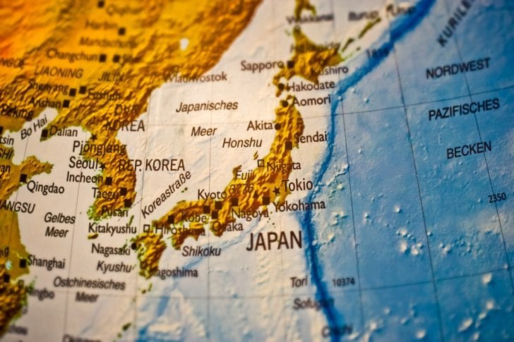 世界地図上の日本のアップ写真