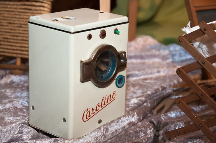 おもちゃのドラム式洗濯機の写真
